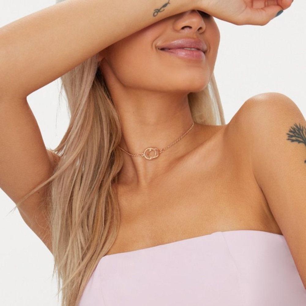 Circle Link Gold Choker NWT